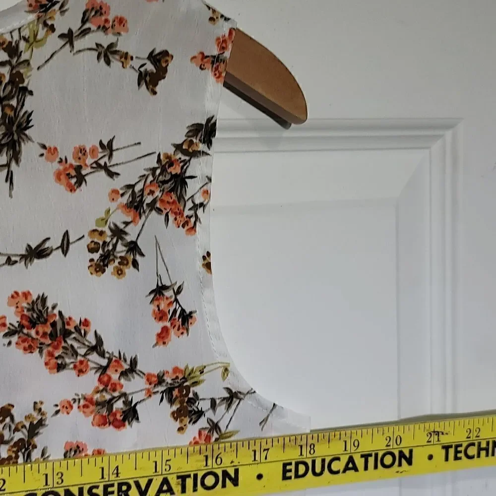 𝅺VINTAGE 90's White Floral Midi Dress